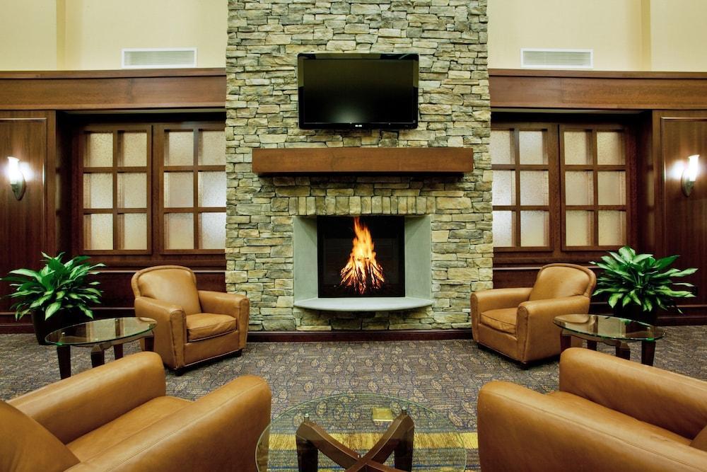Holiday Inn Express & Suites Wilmington-Newark By Ihg Интерьер фото