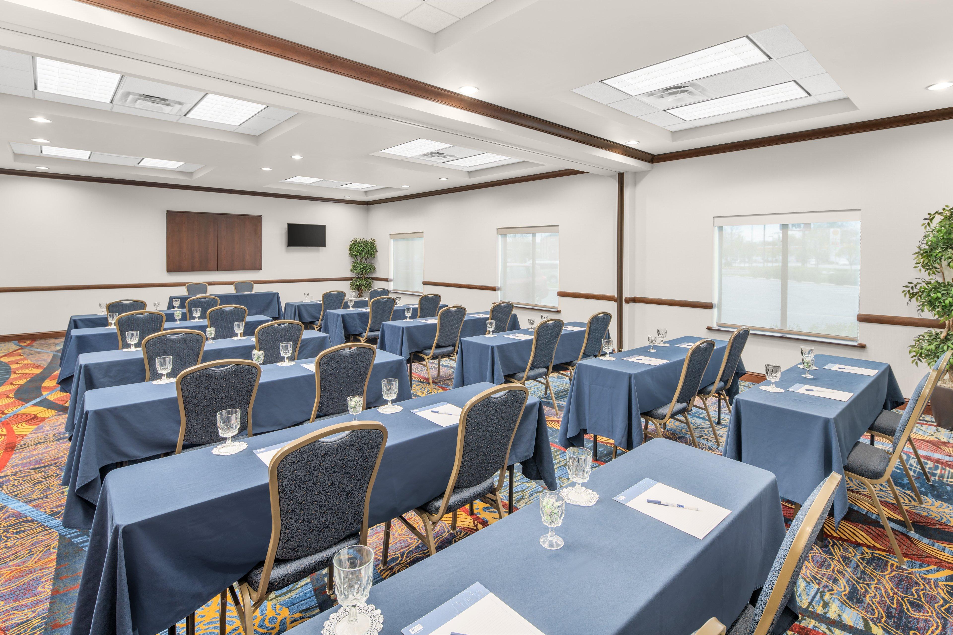 Holiday Inn Express & Suites Wilmington-Newark By Ihg Экстерьер фото