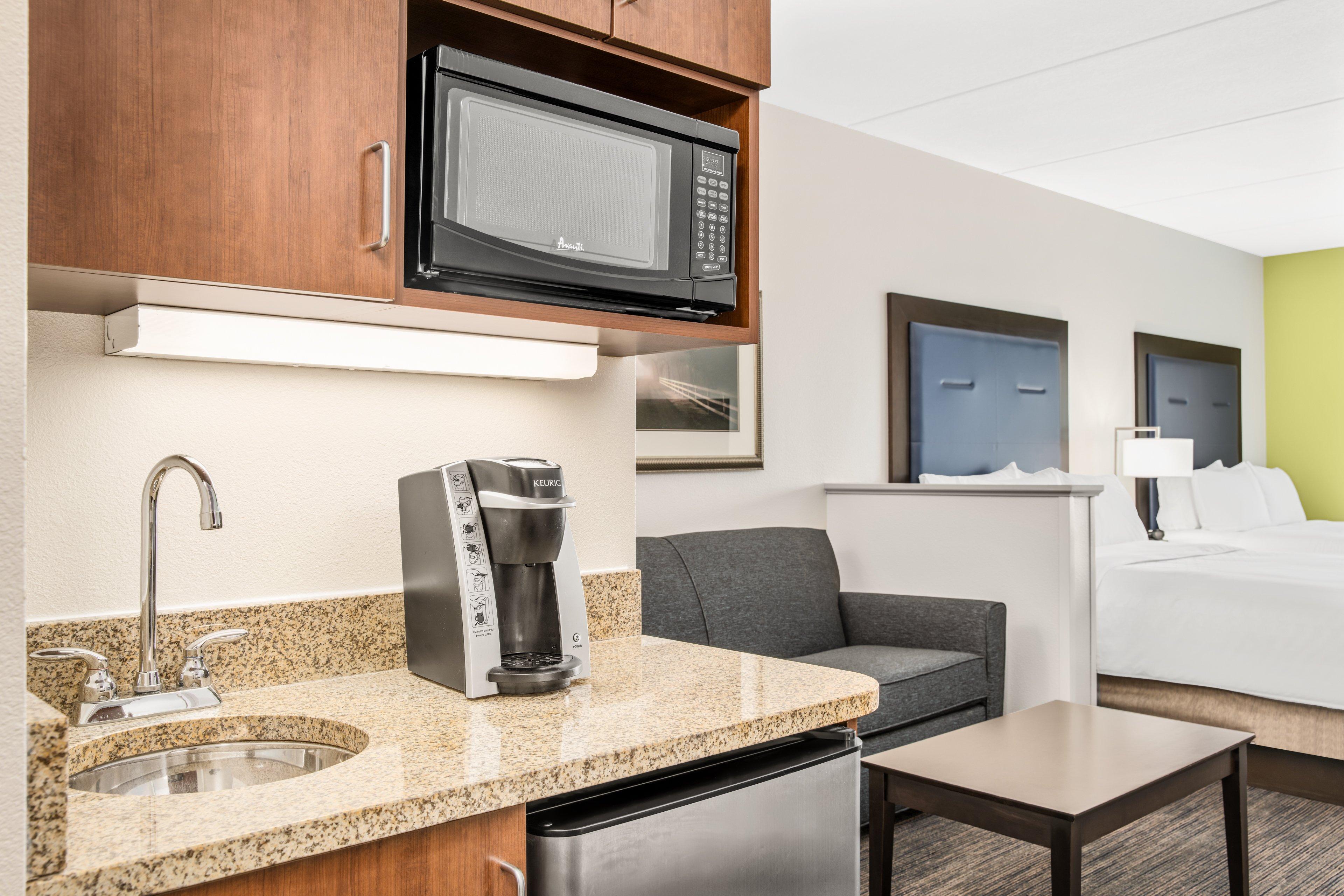 Holiday Inn Express & Suites Wilmington-Newark By Ihg Экстерьер фото