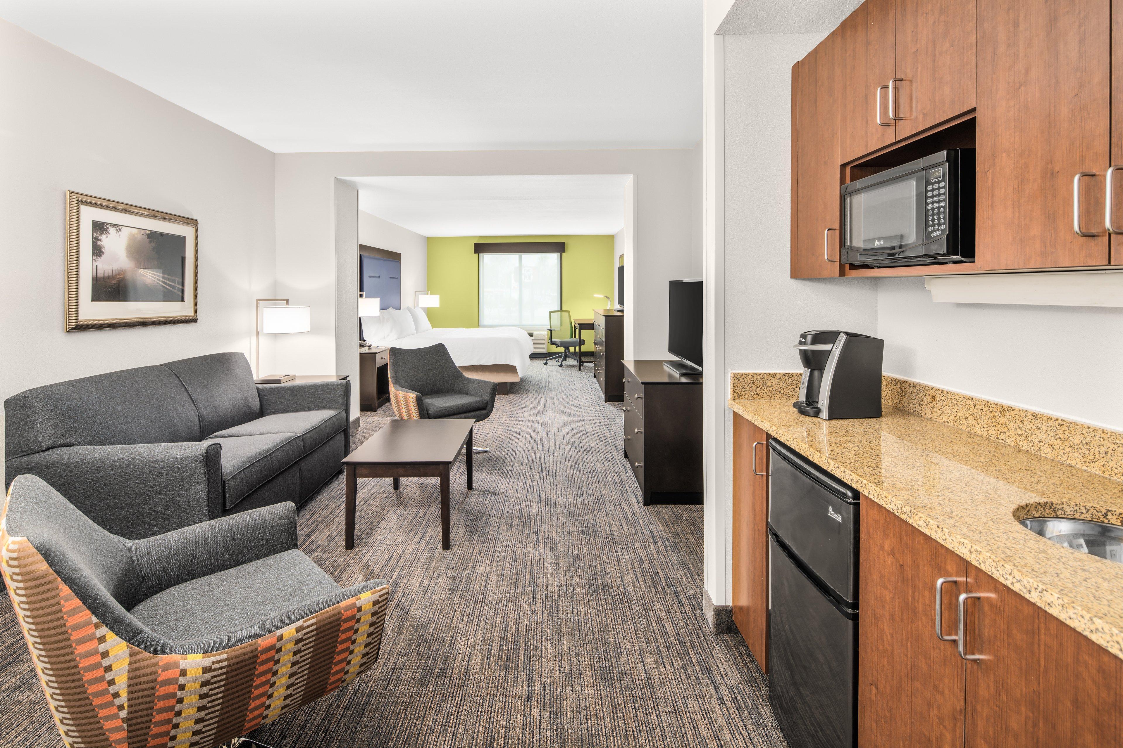 Holiday Inn Express & Suites Wilmington-Newark By Ihg Экстерьер фото