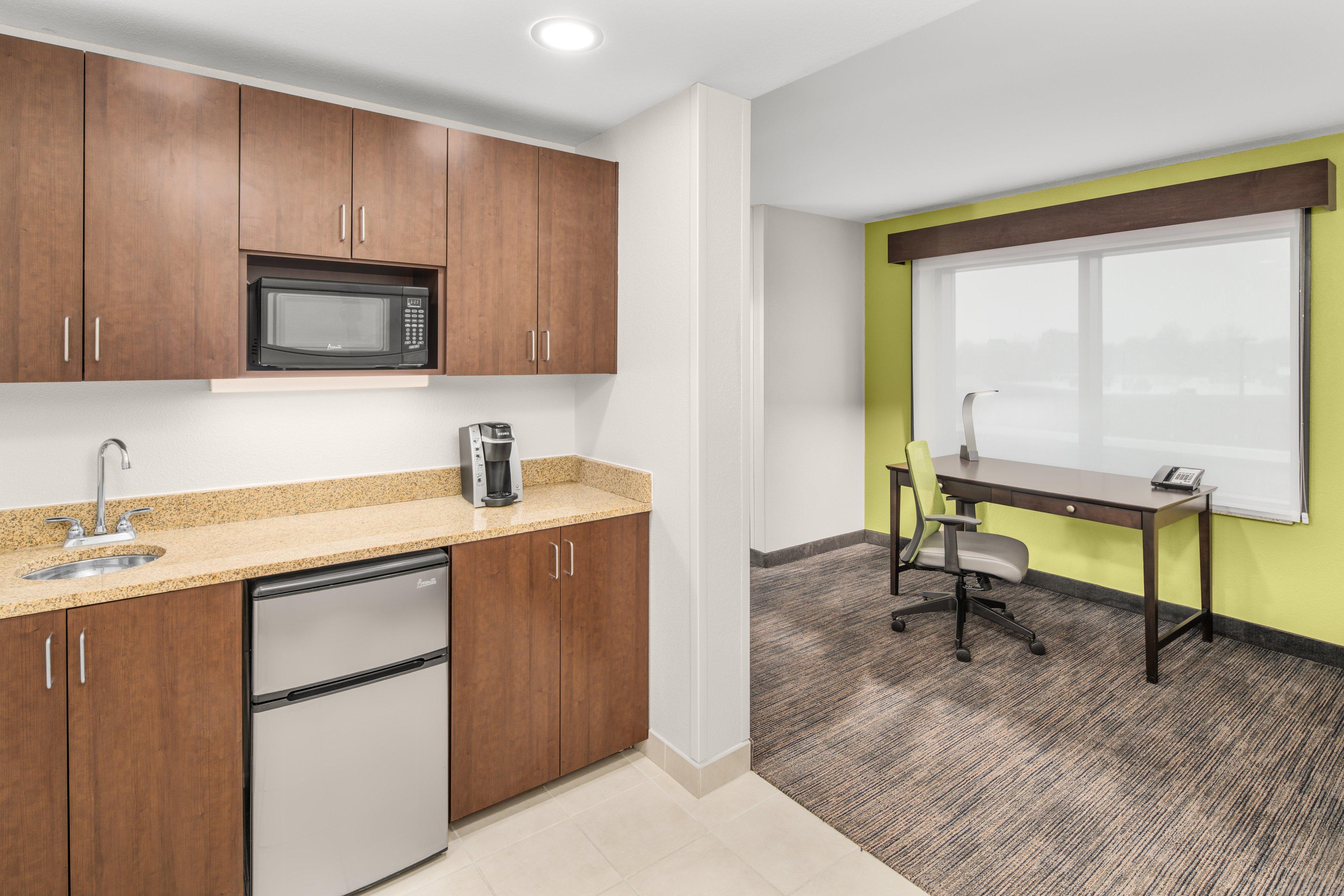 Holiday Inn Express & Suites Wilmington-Newark By Ihg Экстерьер фото