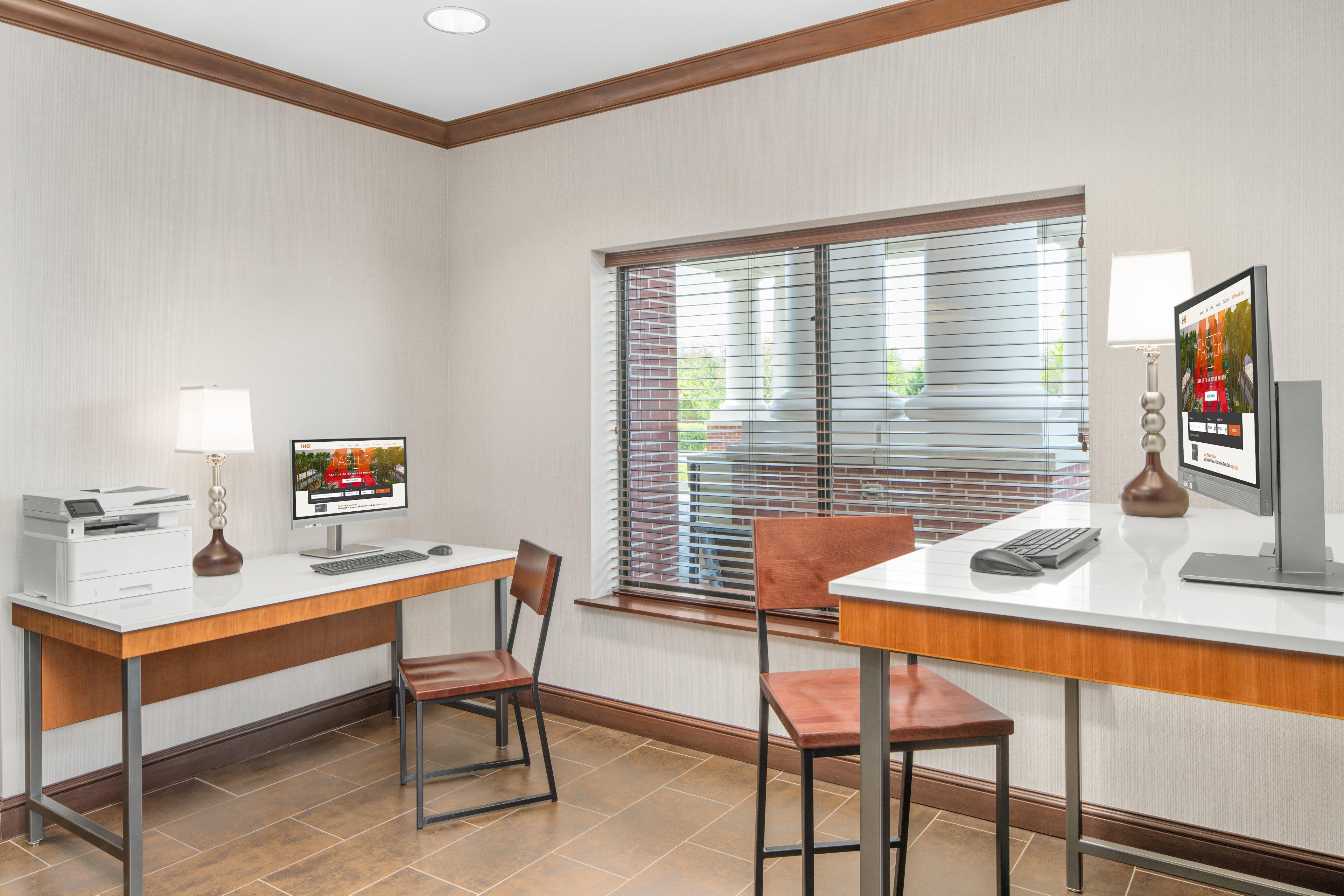Holiday Inn Express & Suites Wilmington-Newark By Ihg Экстерьер фото