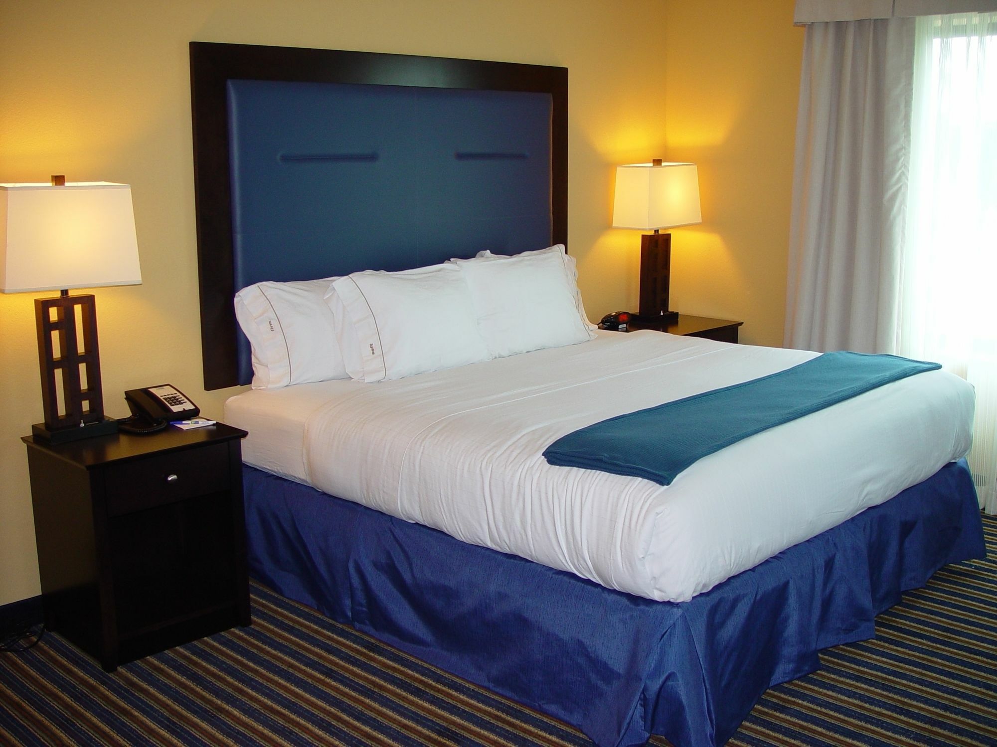 Holiday Inn Express & Suites Wilmington-Newark By Ihg Номер фото