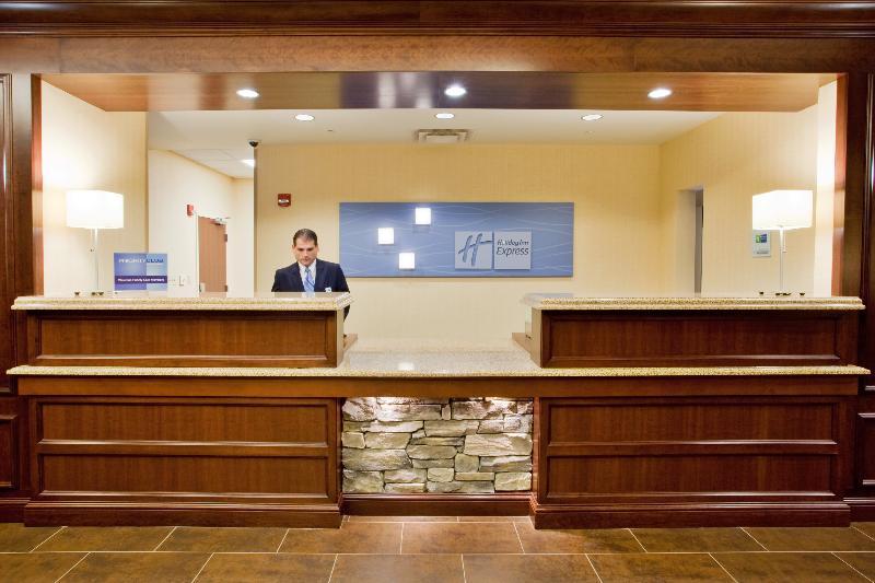 Holiday Inn Express & Suites Wilmington-Newark By Ihg Интерьер фото